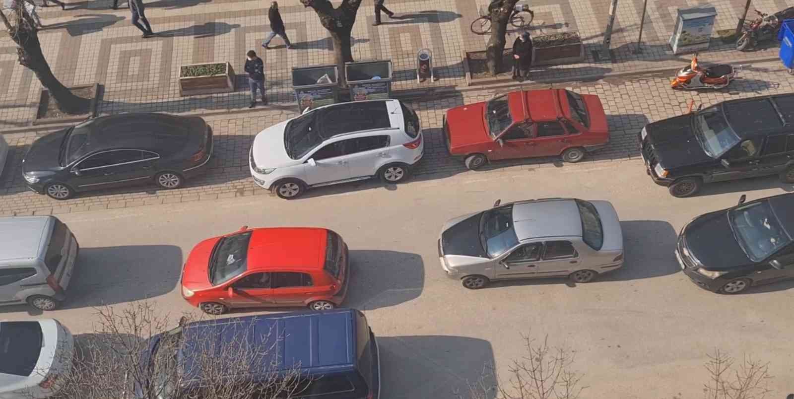 Bursada Yolu Kapatıp Çiftetelli Oynadılar