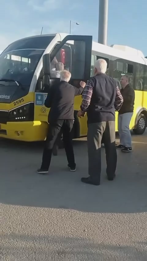 Bursada Yumruklu Yol Kavgası Kamerada