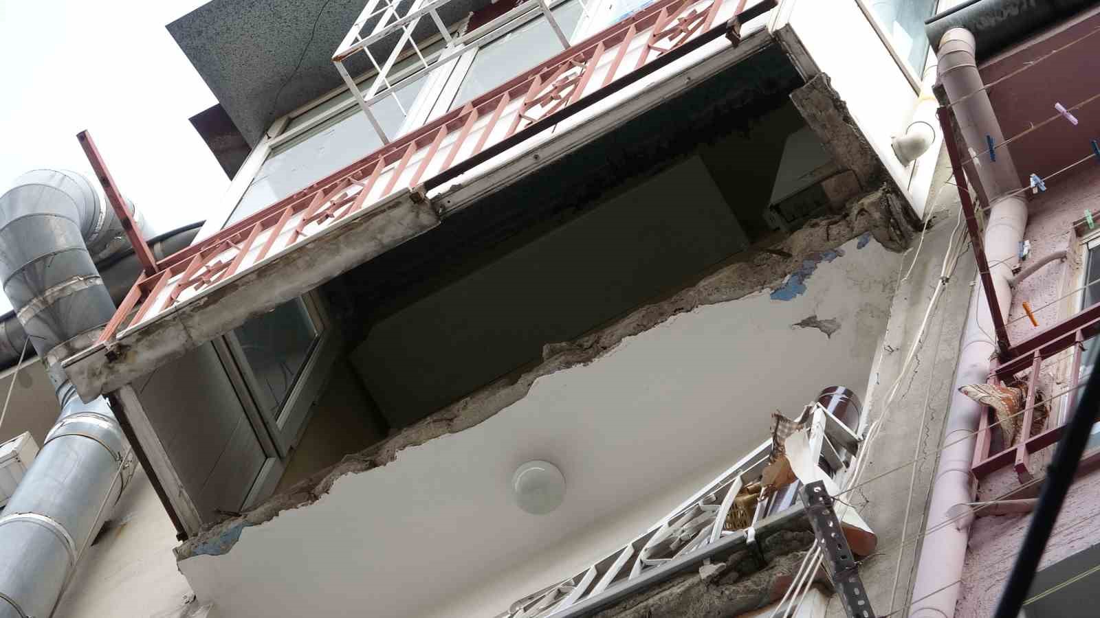 Bursadaki Balkon Faciası Kamerada