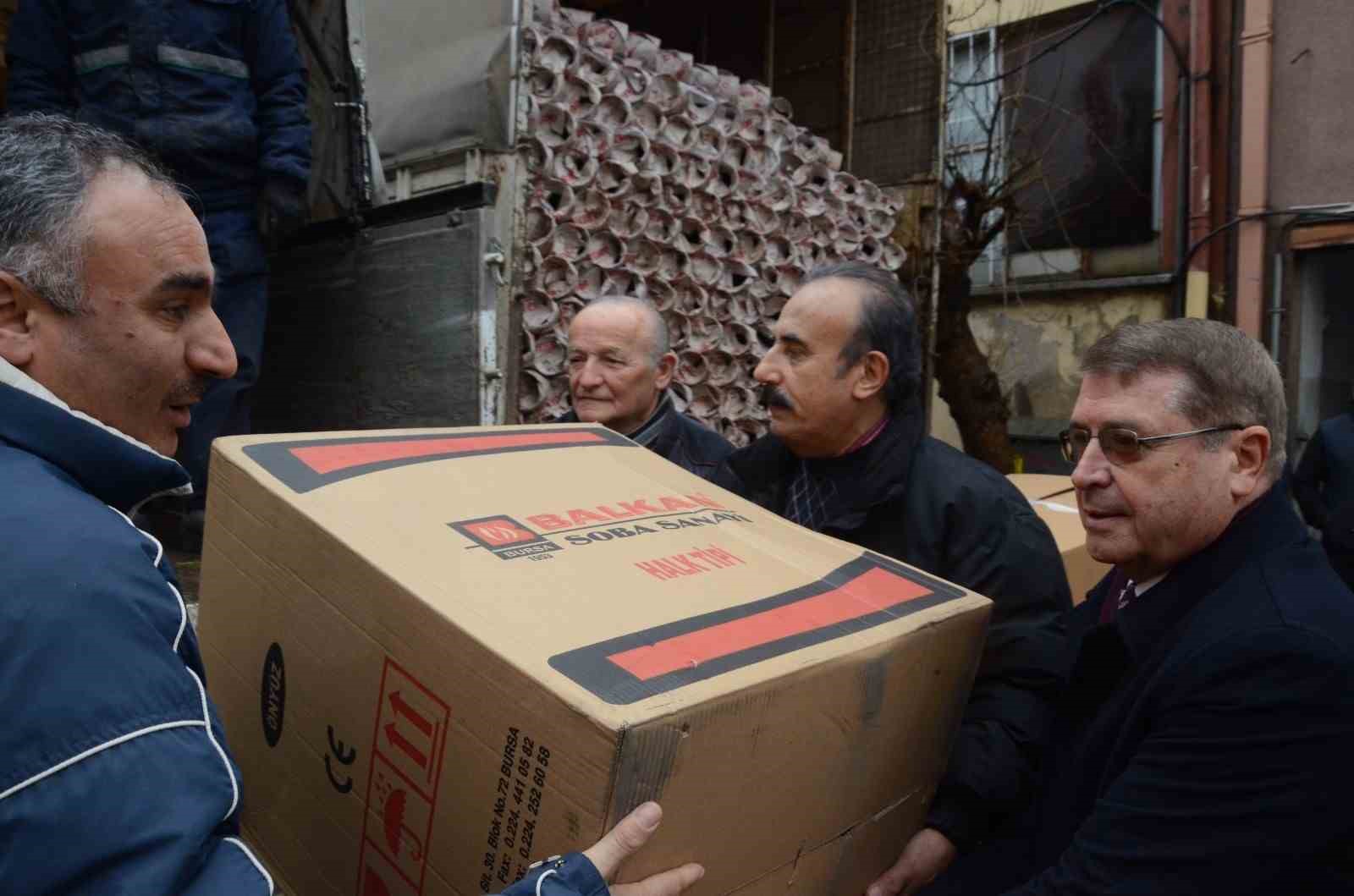 Bursadan Depremzedelere 600 Adet Soba Yardımı