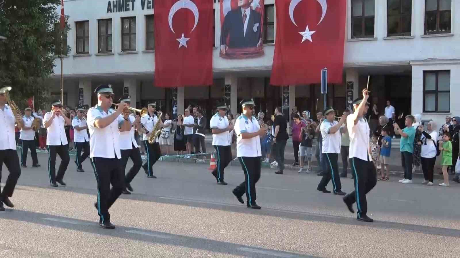 Bursalılar 15 Temmuzun 7. Yılında Meydanlara Akın Etti
