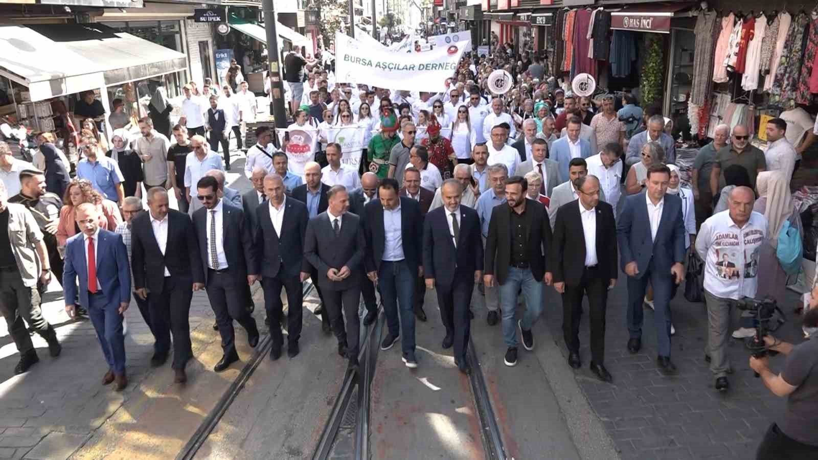 Bursanın Lezzet Şöleni Kortejle Başladı