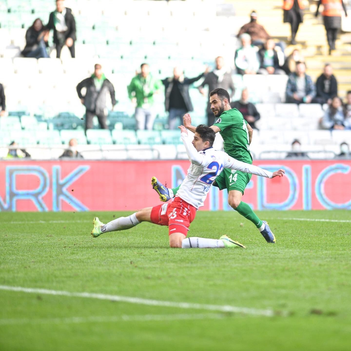 Bursaspor 5 Maçın 4'ünü Deplasmanda Oynayacak