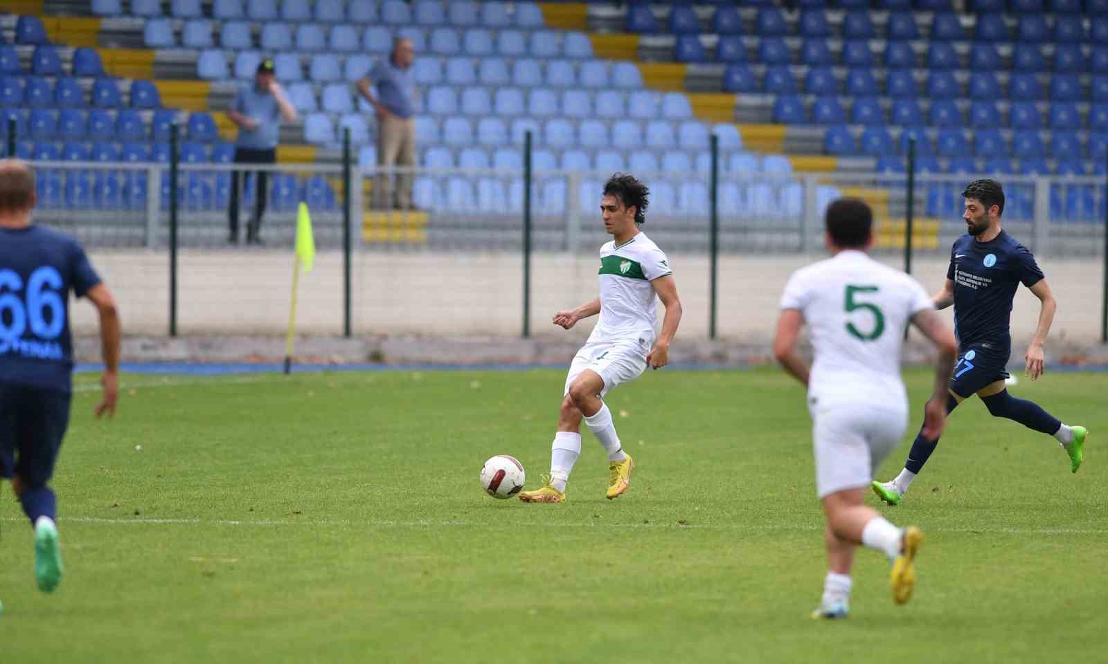 Bursaspor Antrenman Maçında Belediye Kütahyaspora 4-3 Yenildi
