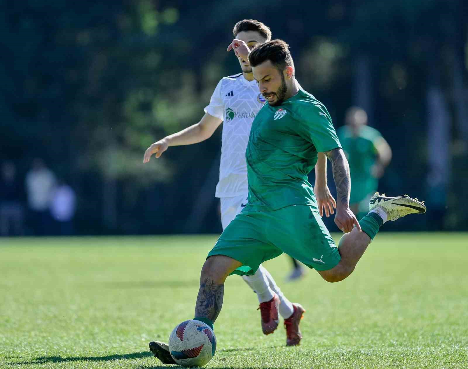 Bursaspor Antrenman Maçında Küçükçekmece Sinopspora Yenildi