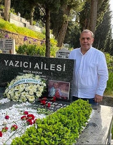 Bursaspor Başkanı Erkan Kamat, İbrahim Yazıcının Kabrini Ziyaret Etti