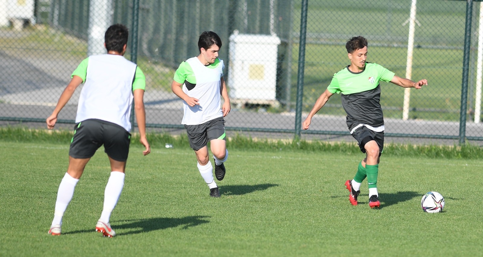 Bursaspor Kendi Arasında Hazırlık Maçı Yaptı