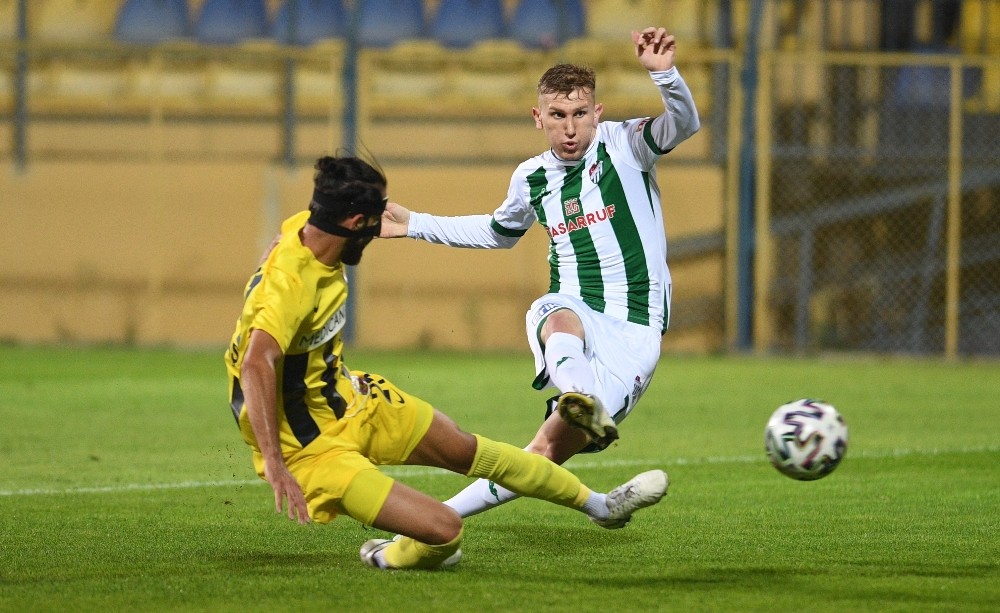 Bursaspor, Menemenspor'a Karşı İlk Kez Kazanmak İstiyor