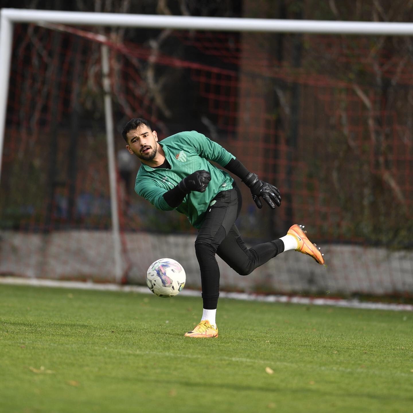 Bursaspor Son Antrenmanını Gençlerbirliği İlhan Cavcav Tesislerinde Yaptı