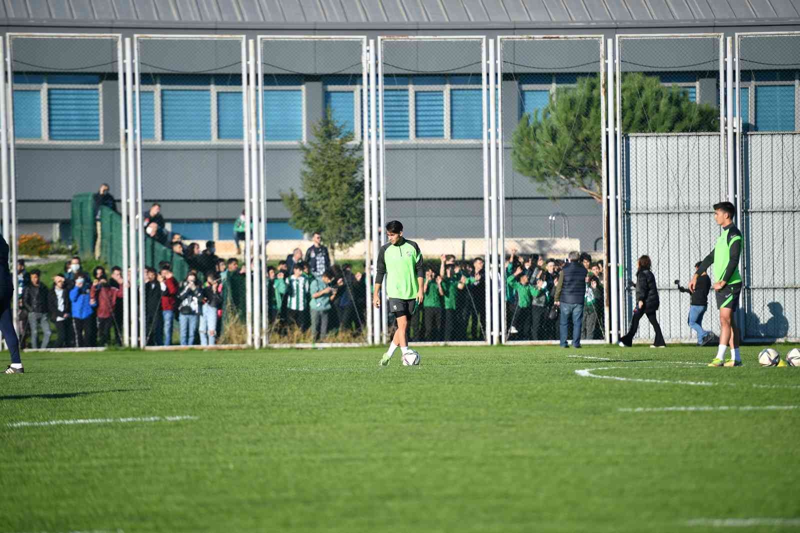 Bursaspor Taraftara Açık Antrenman Gerçekleştirdi
