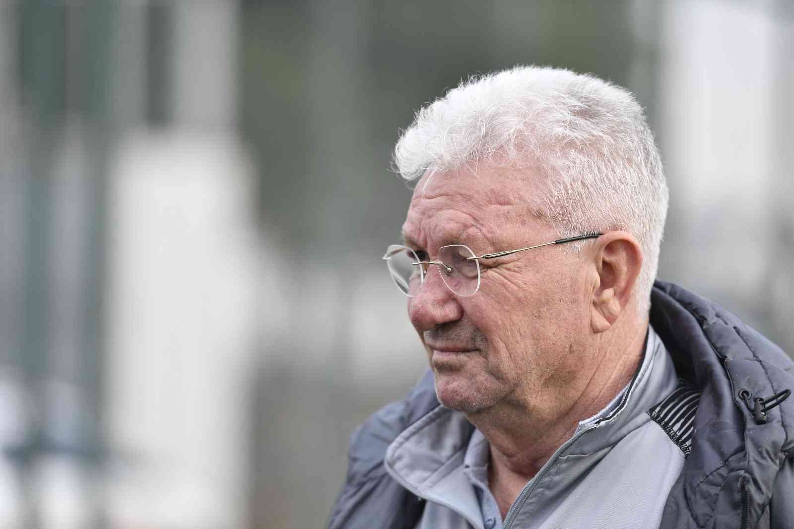 Bursaspor Teknik Direktörü İsmail Ertekin: “Umarım Genç Kardeşlerimiz Bizi Utandırmazlar”