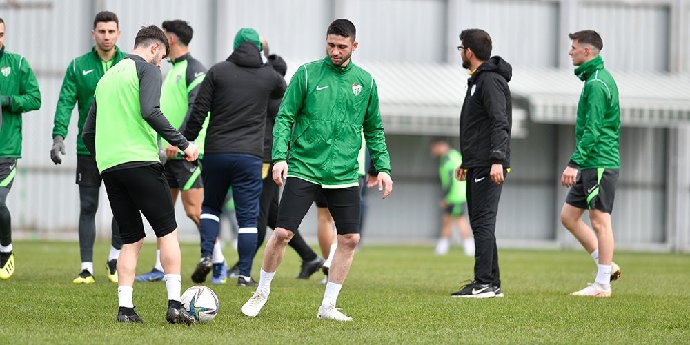 Bursaspor'da Kadro Dışı Bırakılan Kubilay Sönmez Affedildi
