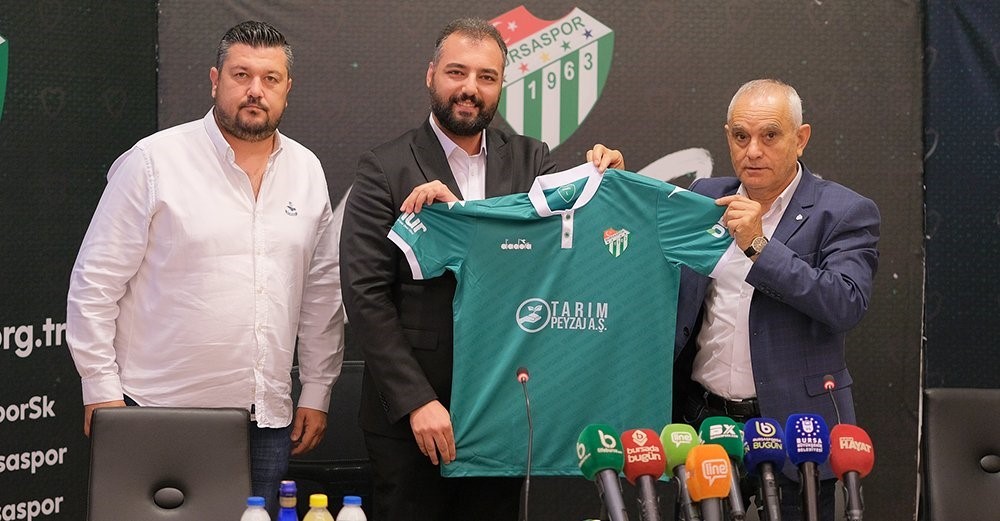 Bursasporun Forma Göğüs Sponsoru Tarım Ve Peyzaj A.ş Oldu