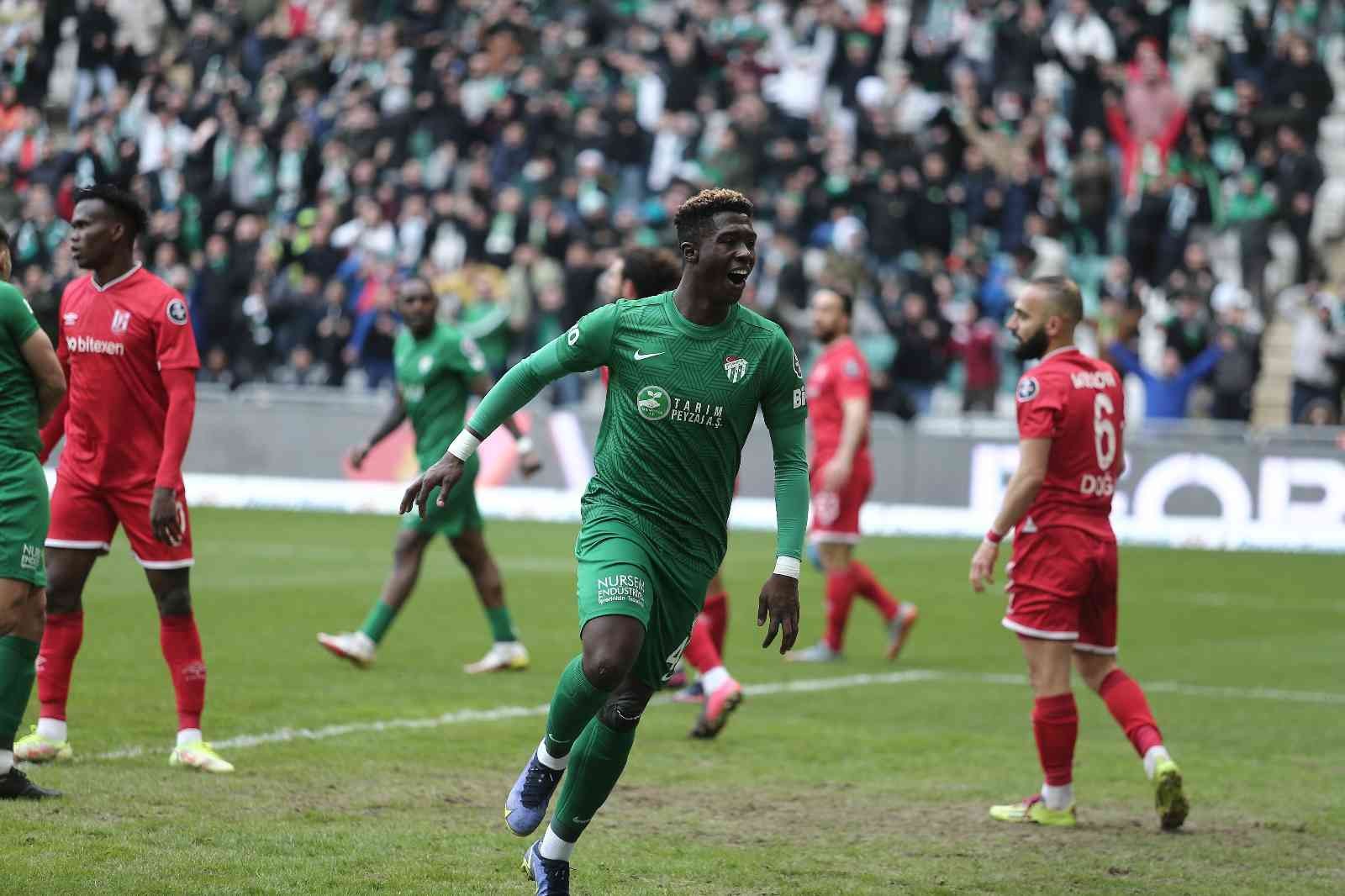 Bursasporun Portekizli Futbolcusu Joao Pedro Takıma Veda Etti