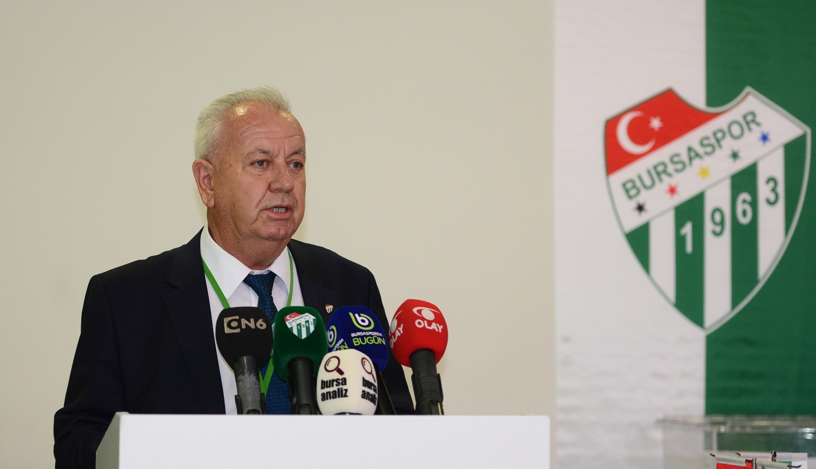 Bursasporun Yeni Divan Başkanı Galip Sakder Oldu