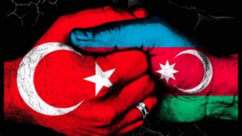 Büyük saygısızlık! Yırtık Türkiye ve Azerbaycan bayrakları asıldı