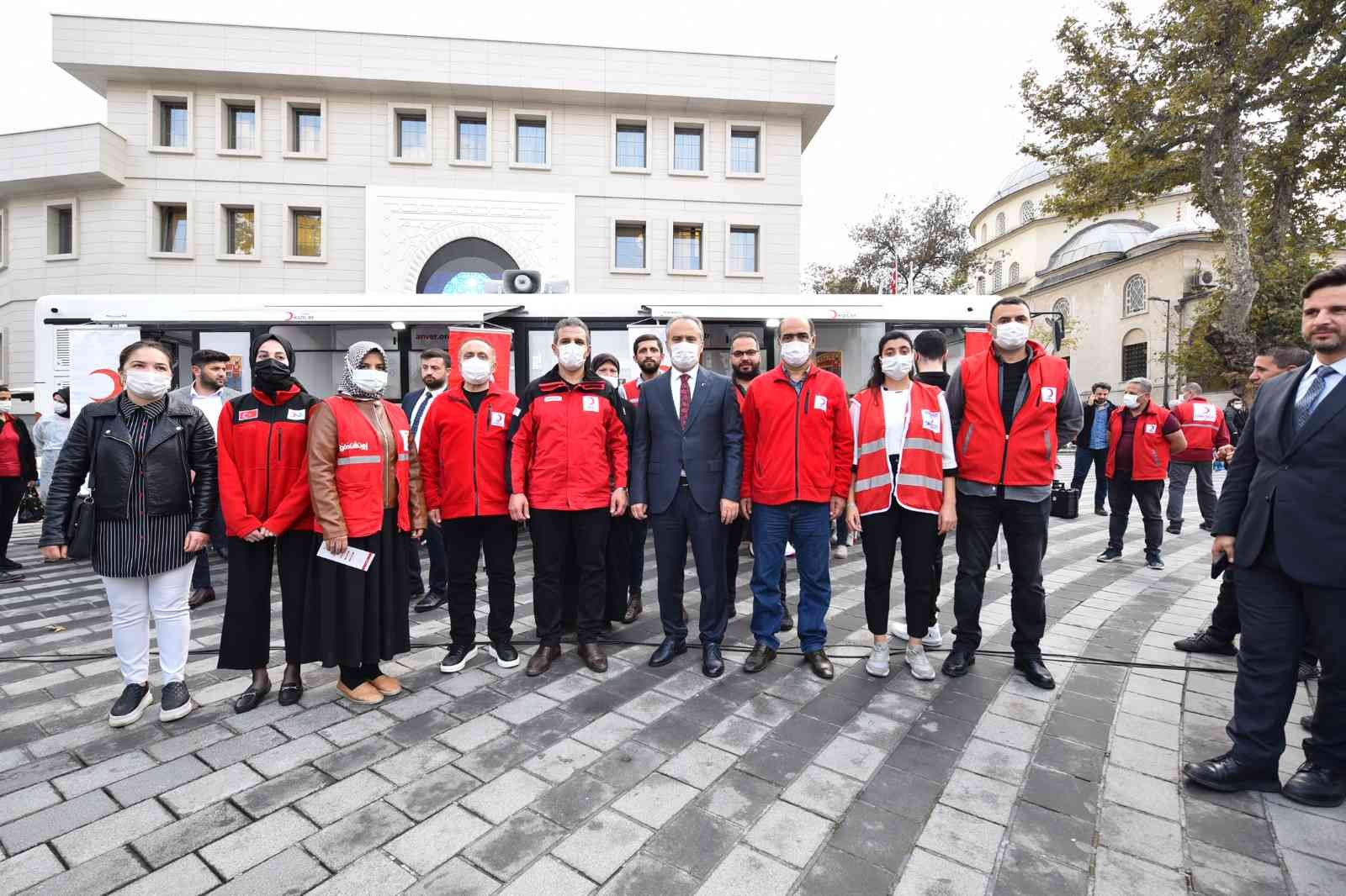 Büyükşehir'den Kızılay'a Anlamlı Bağış