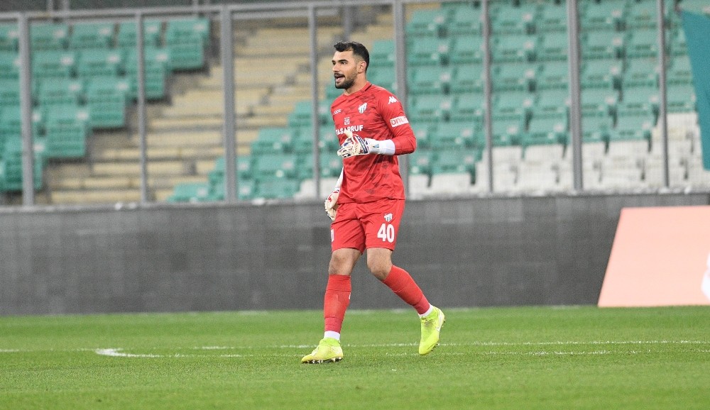 Canberk Yurdakul: “Gol Yemeden Galip Gelmemiz Beni Mutlu Etti”