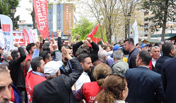 CHP ve Memleket Partisi tekme tokat birbirine girdi!