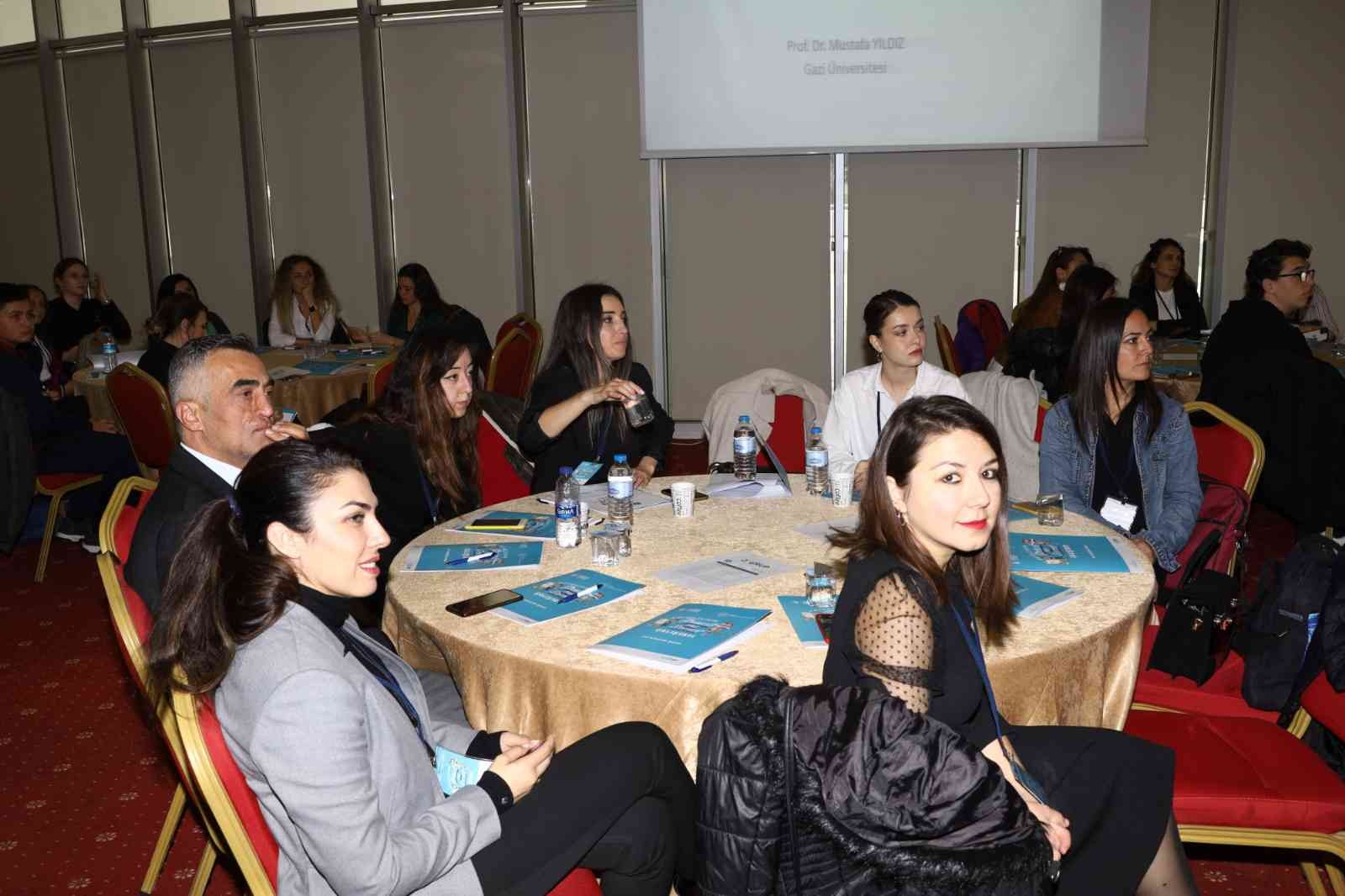 Çocukları Sanata Yönlendiren Çalıştay