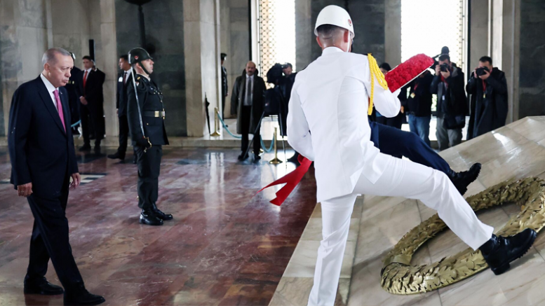 Cumhurbaşkanı Erdoğan, yeni kabineyle birlikte Anıtkabir’de