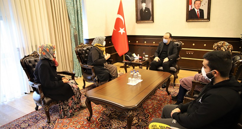 Cumhurbaşkanından Talepte Bulunan Kadınları Vali Misafir Etti