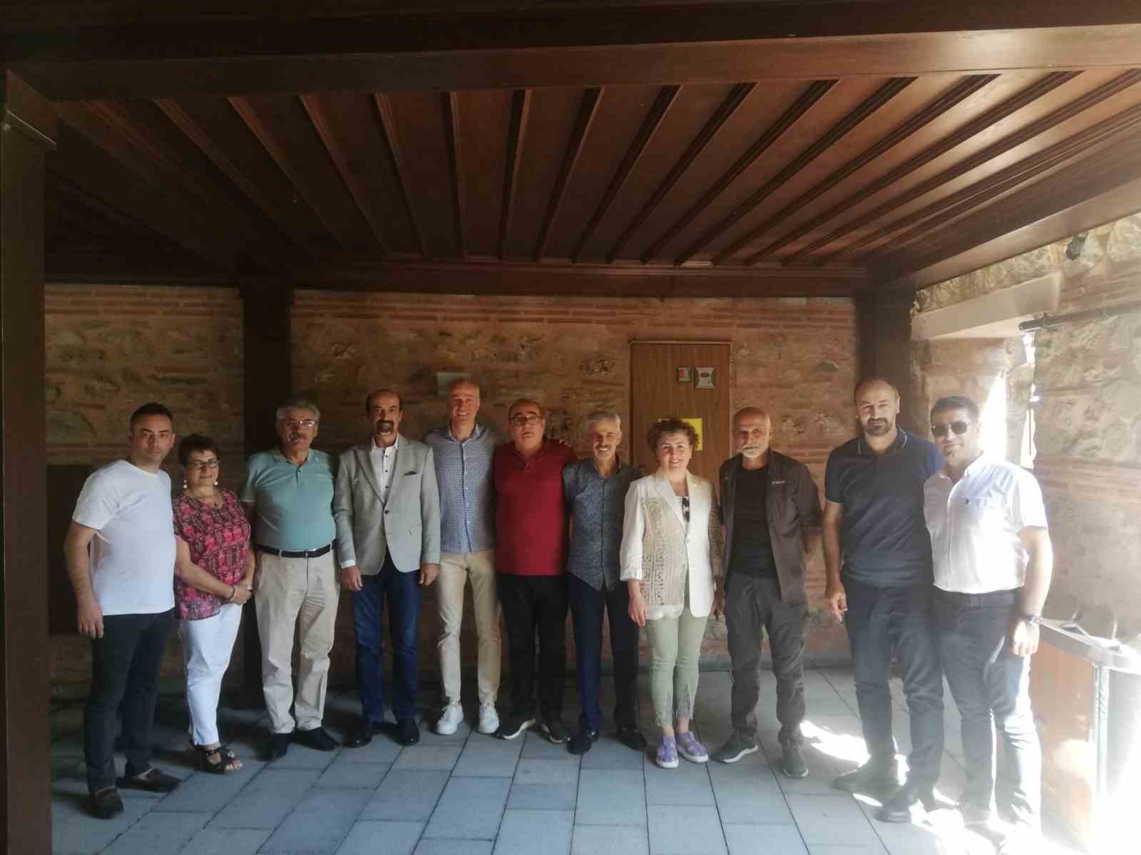 Cumhuriyet Yemeğinin Gelirleri Öğrencilere Burs Olacak
