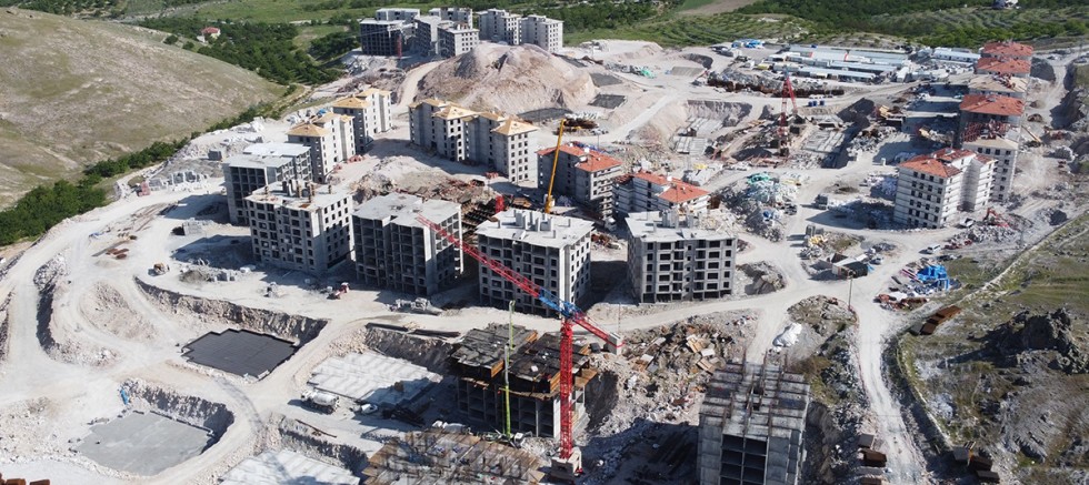 Depremin yıktığı Malatya'da afet konutları yükseliyor