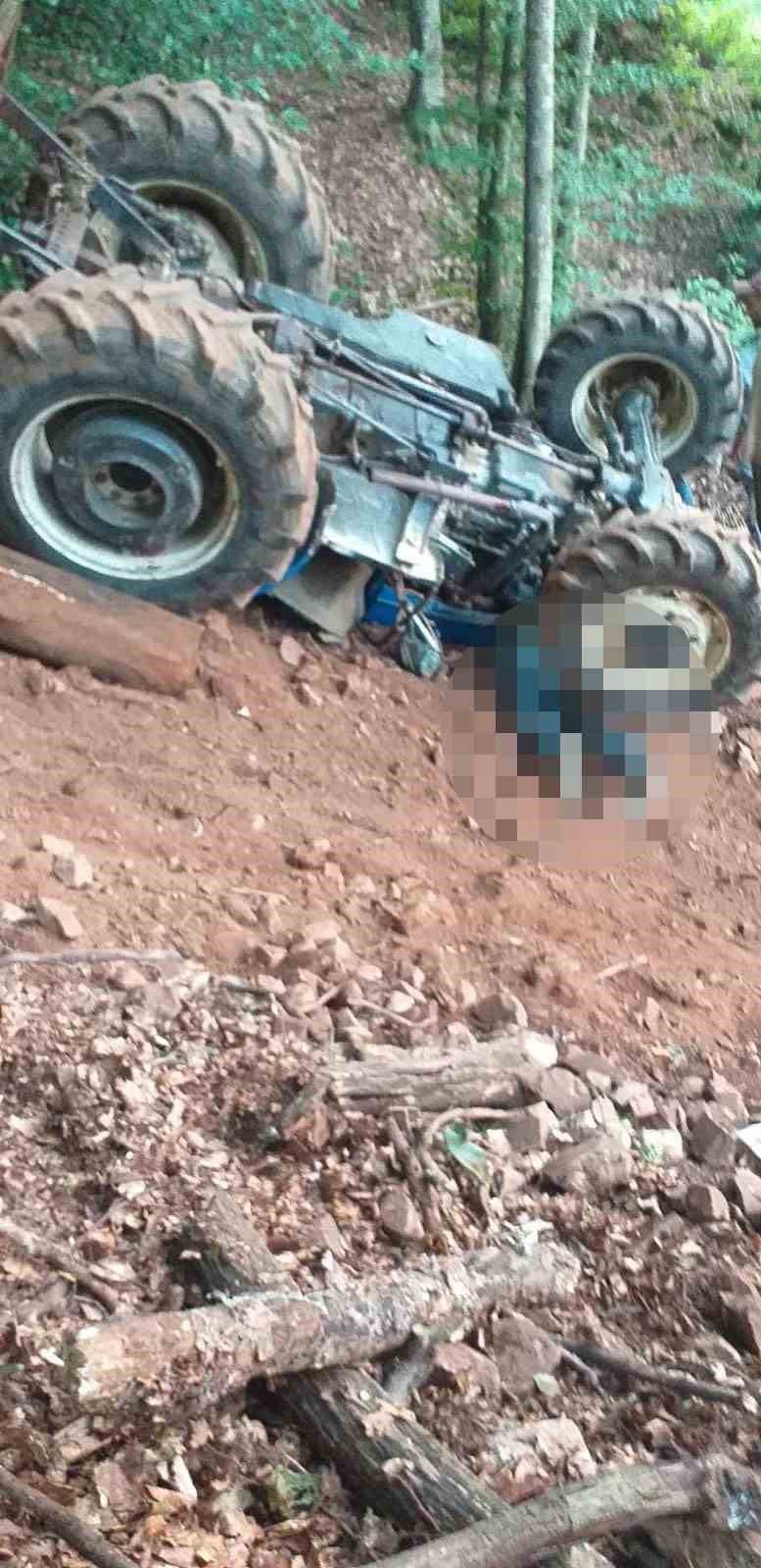 Devrilen Traktörün Altında Kalan Kişi Hayatını Kaybetti