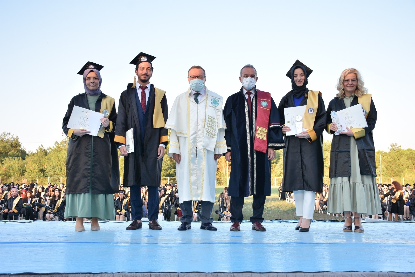 Doktorluk Yaparken Kazandığı Üniversiteyi Birincilikle Bitirdi