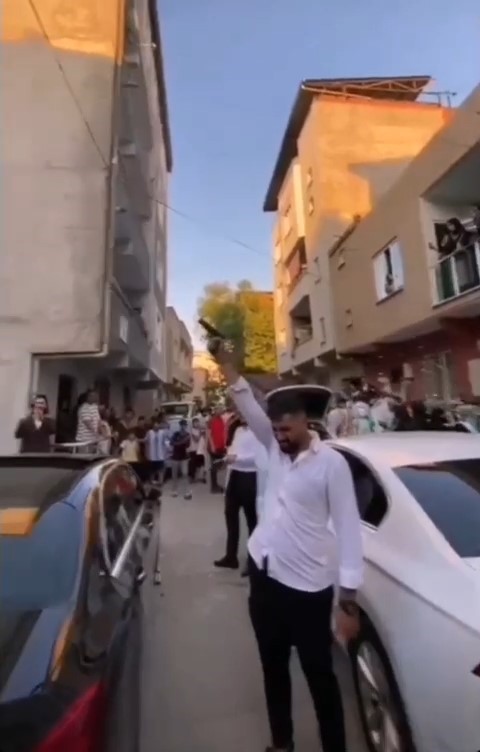 Düğün Magandaları Sokak Arasında Arka Arkaya Ateş Açtılar