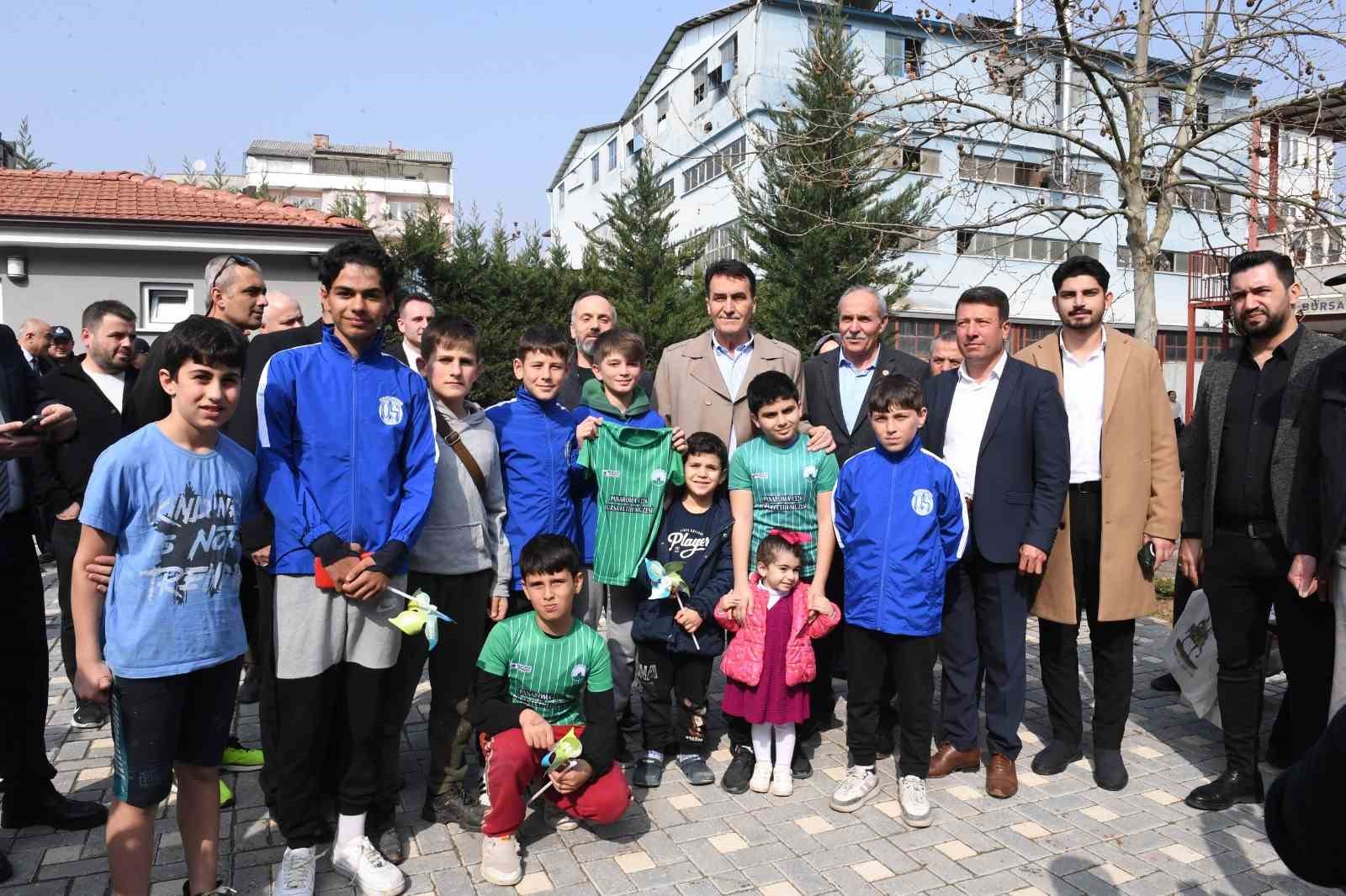 Dündar Sevgisi 7Den 70E Tüm Gönüllerde
