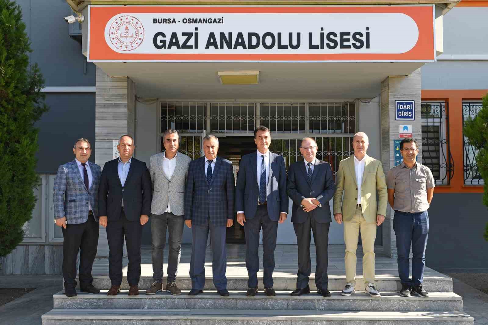 Dündardan Gençlere Teknoloji Vurgusu