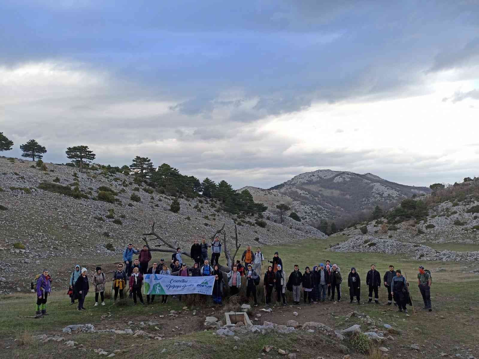 Dünya Dağ Gününde Katırlı Zirvesine Yürüdüler