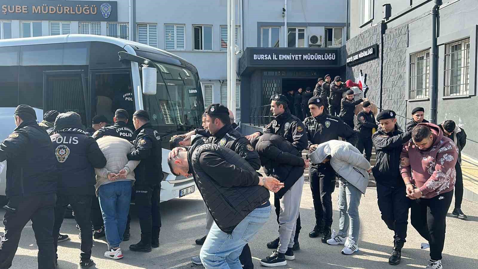 Dünya Kadınlar Gününde Çökertilen Fuhuş Çetesi Üyeleri, Adliyeye Sevk Edildi