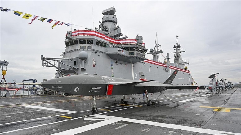 Dünyanın ilk SİHA gemisi TCG Anadolu yeniden Tuzla’da!