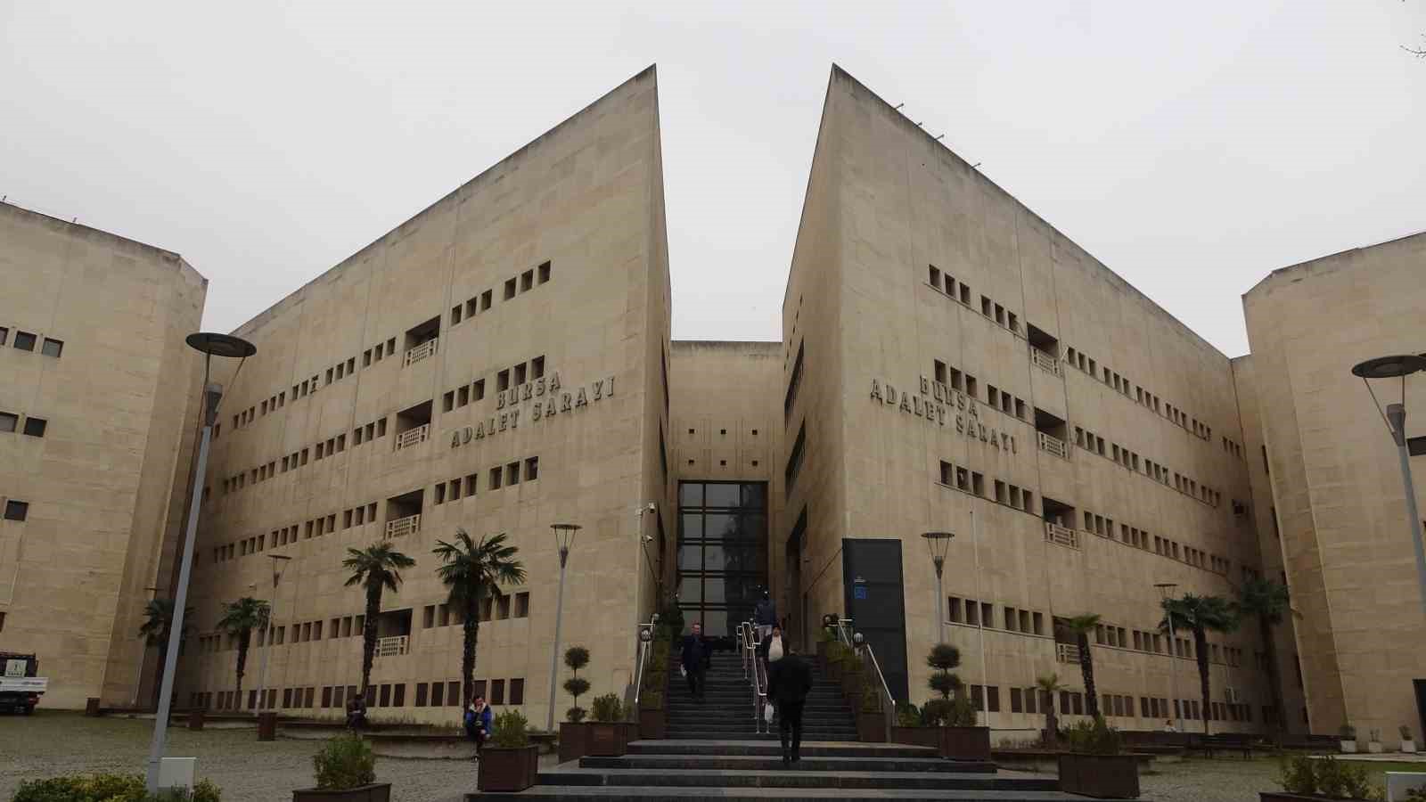 Duruşma Sırasını Beklerken Fenalaşarak Hayatını Kaybetti