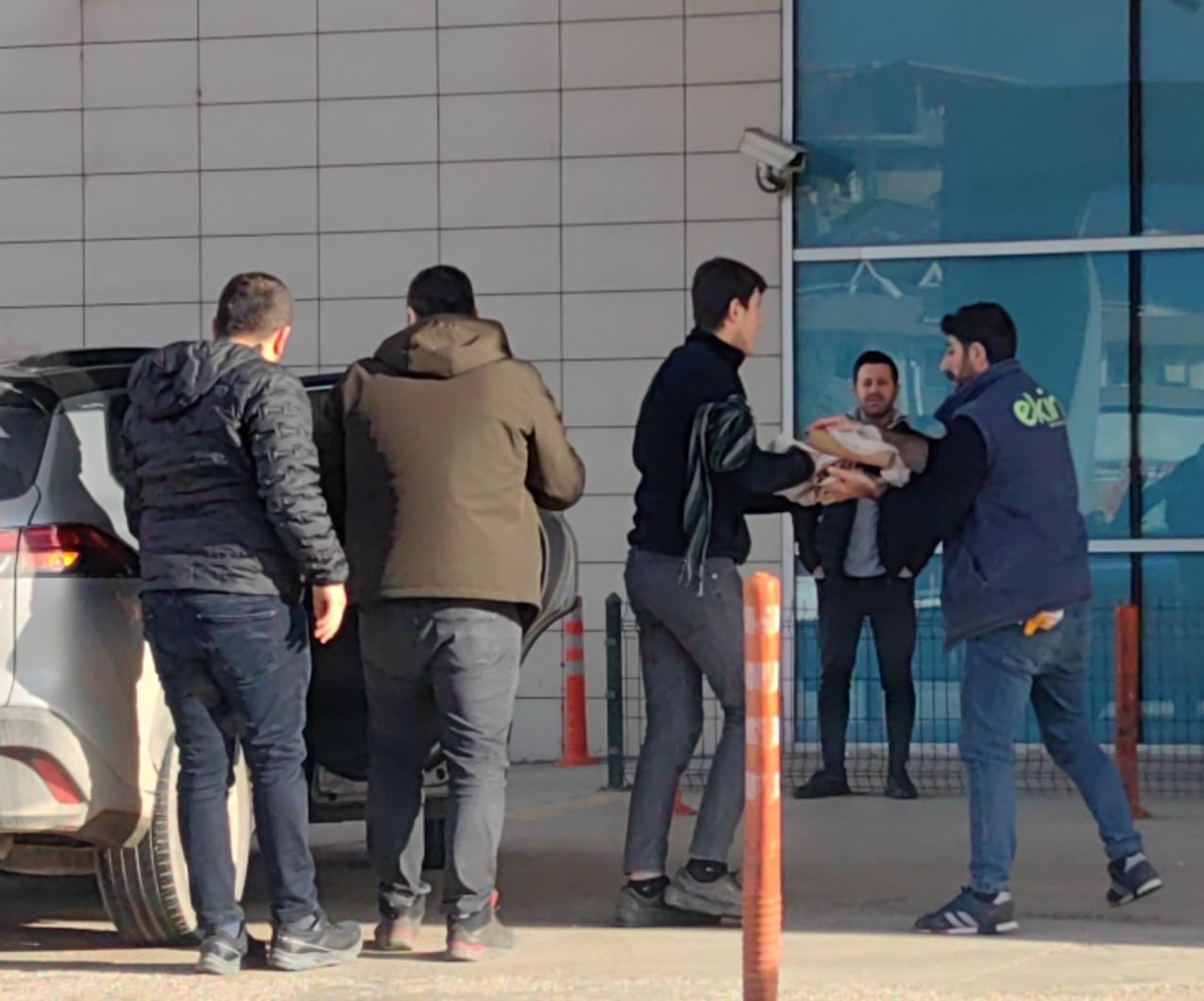 Elini Kesim Makinesine Kaptıran İşçinin 2 Parmağı Koptu