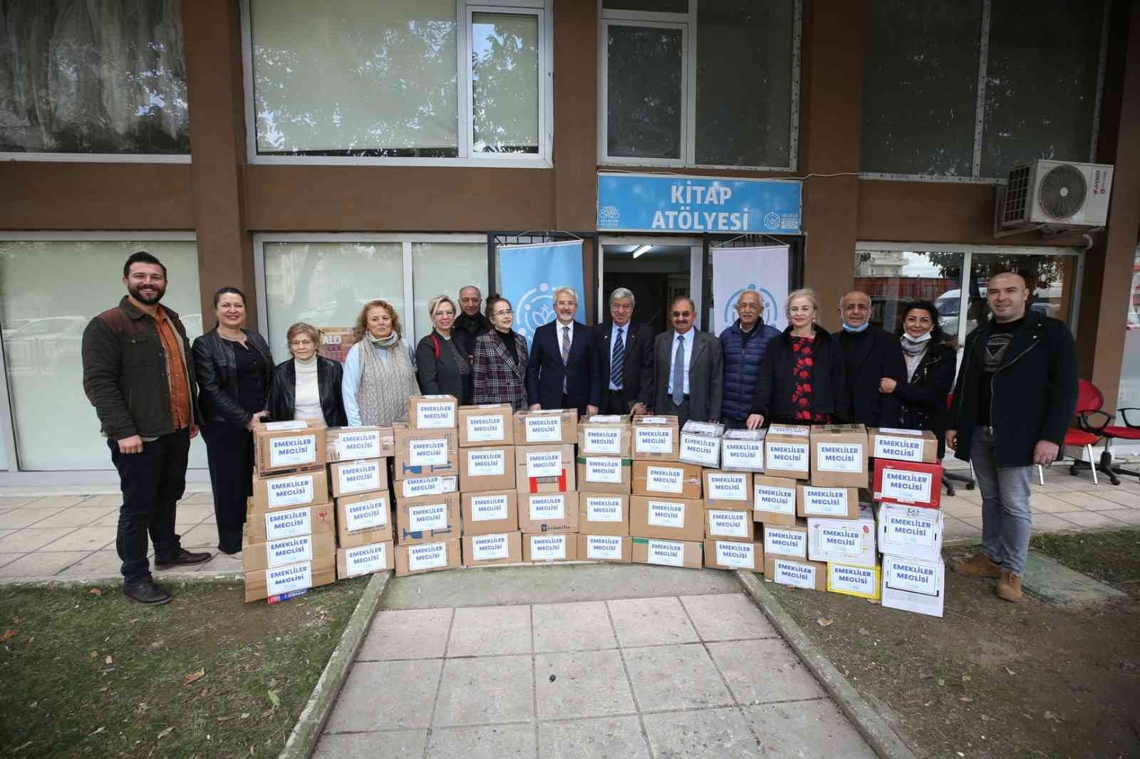 Emekliler Meclisinin 100 Bininci Kitap Gururu