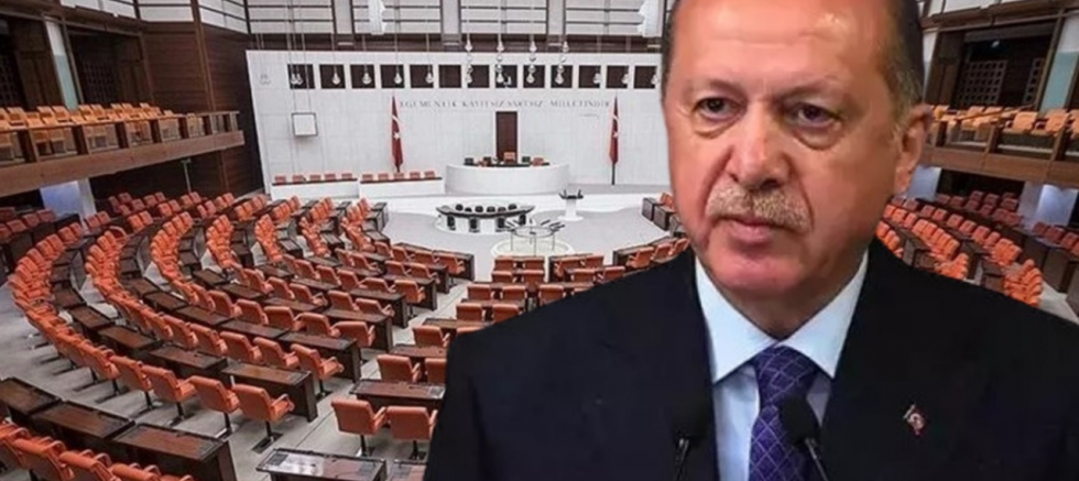 Emekliye Yeni Zam Müjdesi! En Düşük Maaş 15.000 TL'ye Yükseliyor, Detaylar Burada!