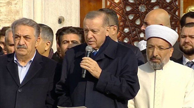 Eminönü Yeni Camii yeniden ibadete açıldı!