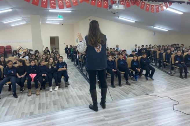 Emniyet Müdürlüğünce farkındalık eğitimi ve etkinlikleri gerçekleştirildi