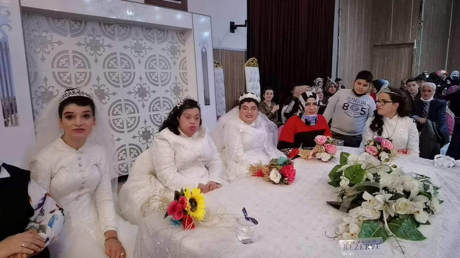 Engelli Genç Kızların Gelinlik Hayali Gerçek Oldu
