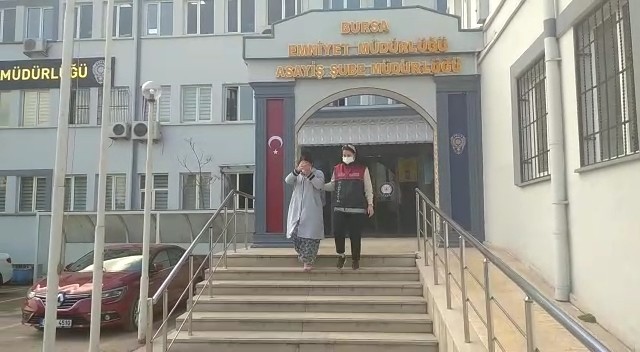 Evden Servet Götüren Kadın Hırsızlar Yakalandı