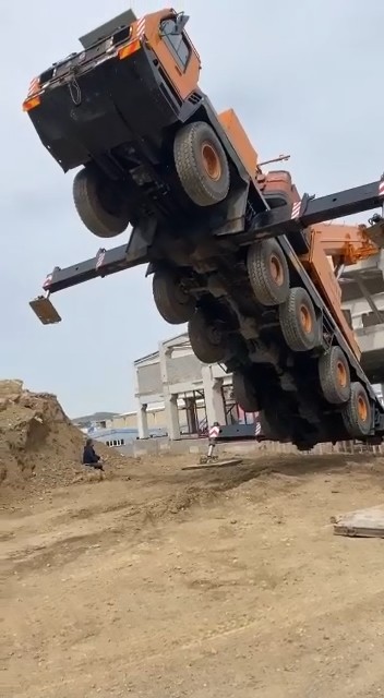 Fabrika İnşaatında Vinç Şaha Kalktı