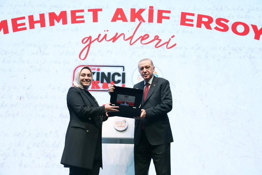 Feyzanur Bursanın Gururu Oldu