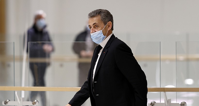 Fransa Eski Cumhurbaşkanı Sarkozy'e Yolsuzluktan Hapis Cezası