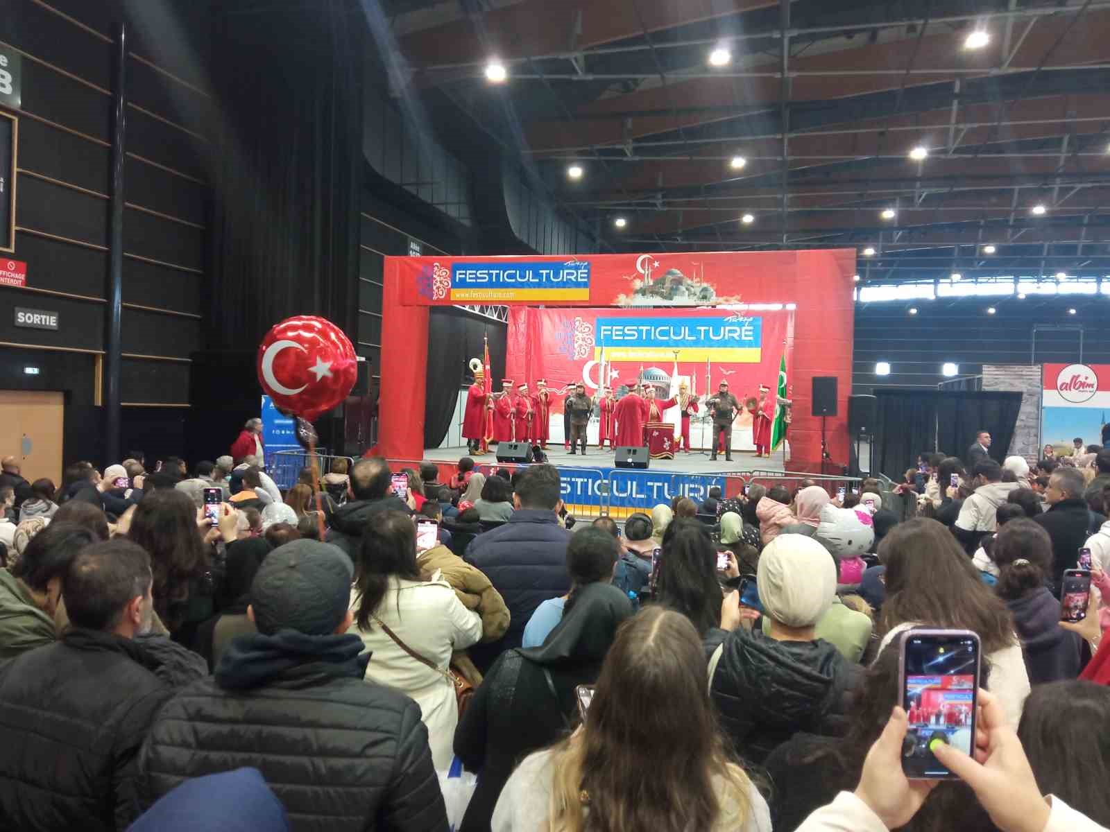 Fransada Düzenlenen Türk Kültür Festivaline Bursa Mehter Takımı Damga Vurdu