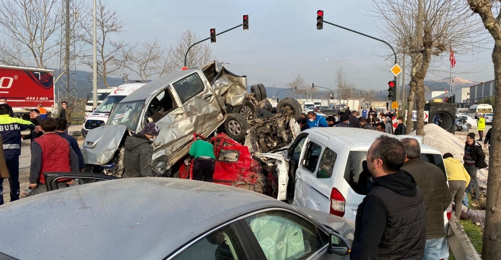Freni Patlayan Tır Dehşet Saçtı