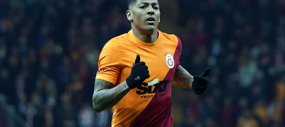 Galatasaray'da büyük kriz! Transfer ona bağlıydı...